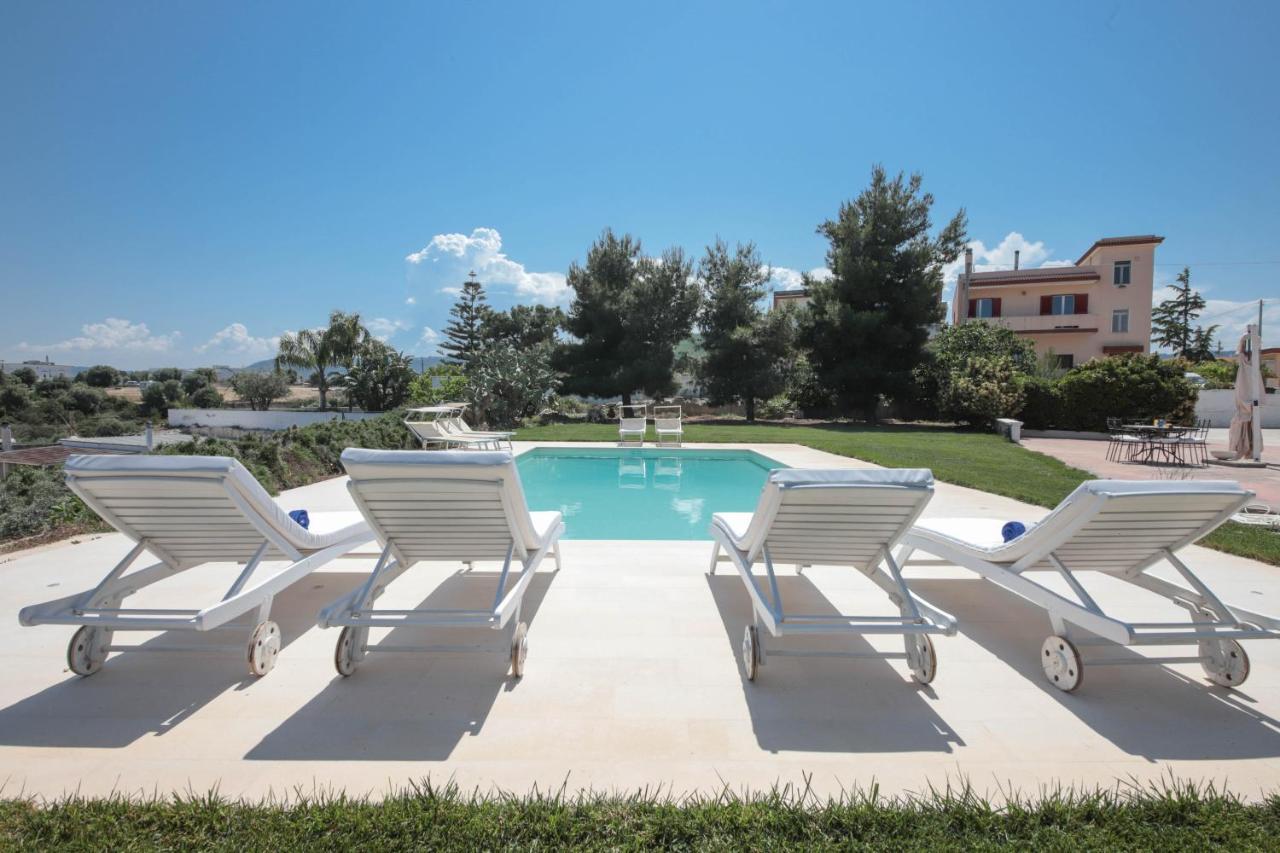 Villa Dyria Exclusive Swimming Pool モノーポリ エクステリア 写真